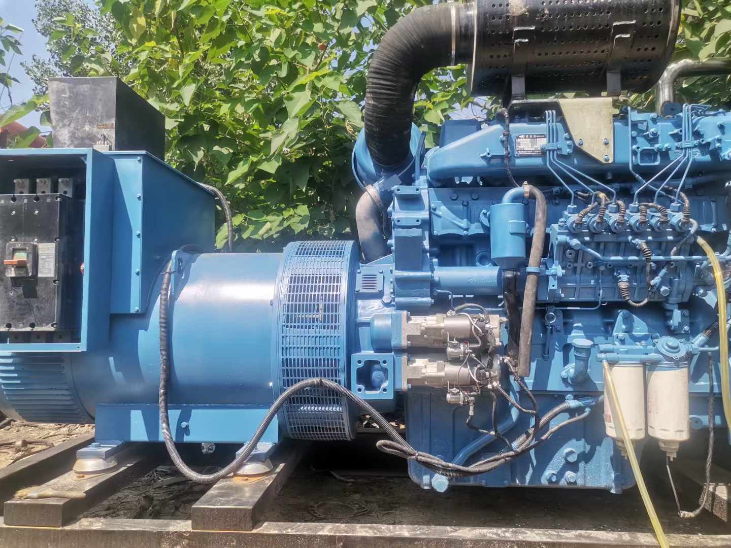 南湖详细说明降低 800kW 柴油发电机输出电流波动的方法
